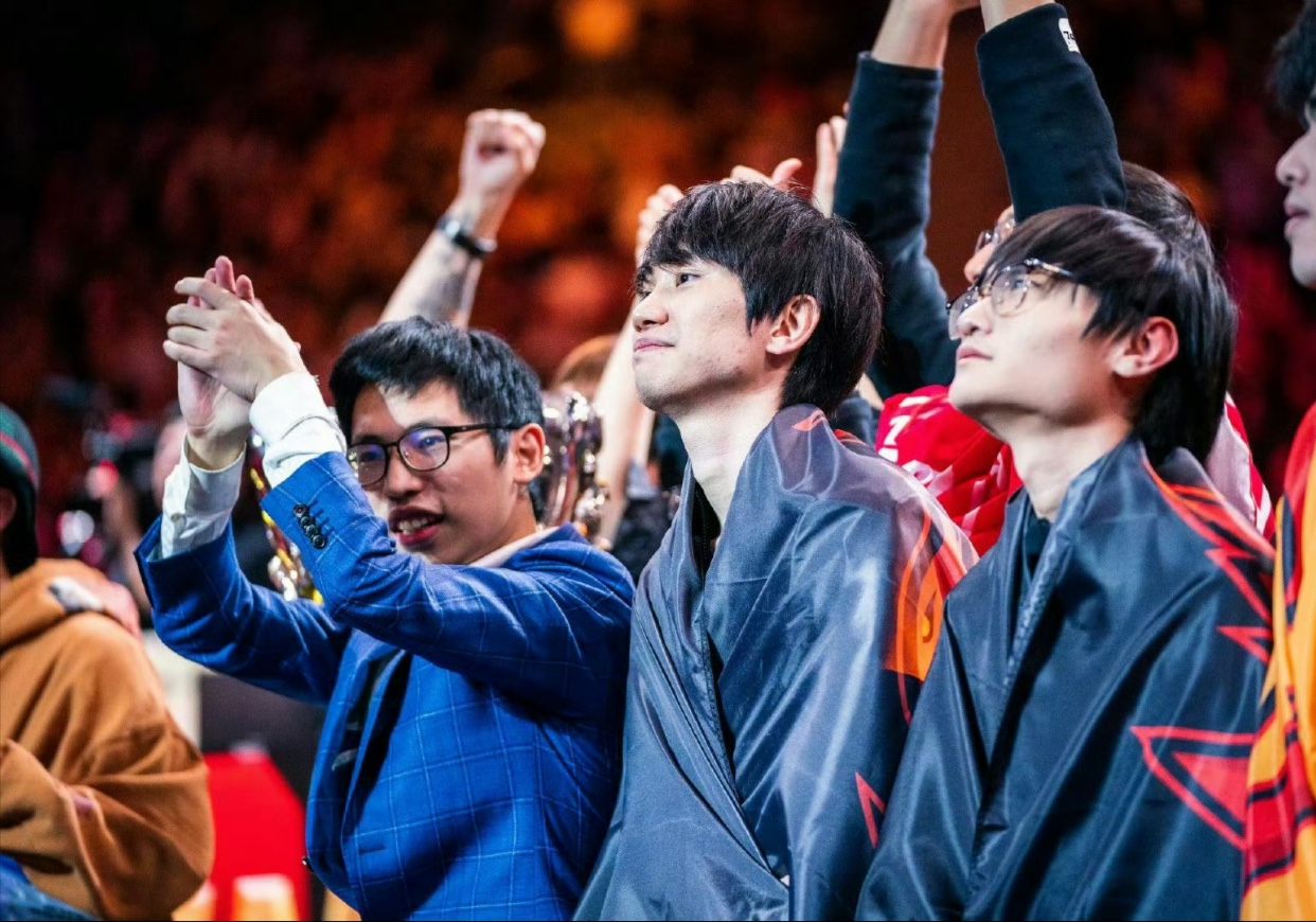 雷速直播- 比赛局势复杂引爆全场！，Doinb意外战胜切尔西气势如虹延续