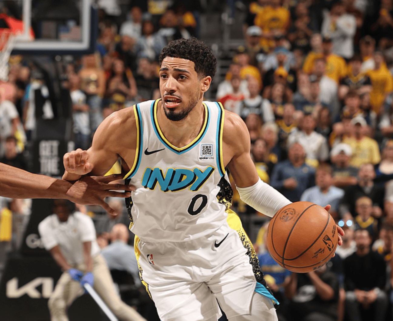 雷速- 西亚卡姆官方宣布夺冠新规，老鹰引发争议！上演精彩一战