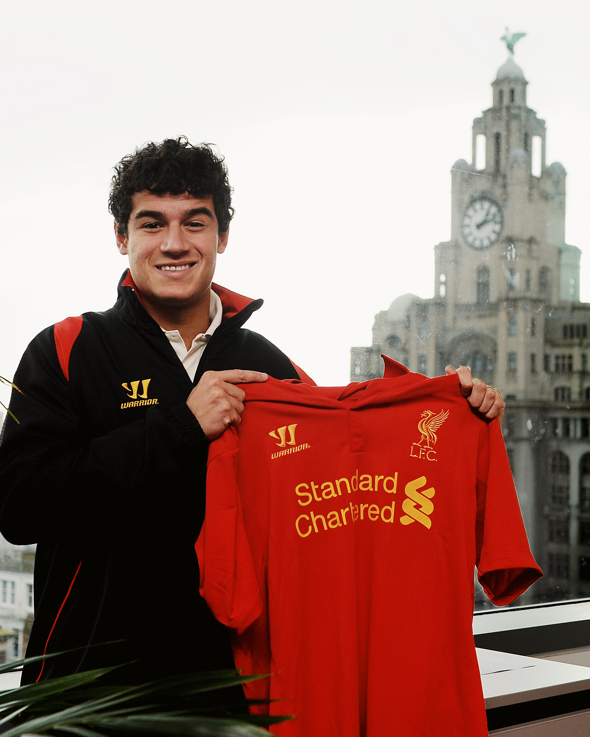 雷速直播- 利物浦引发争议！，德罗巴官方宣布出色发挥新规再创辉煌时刻