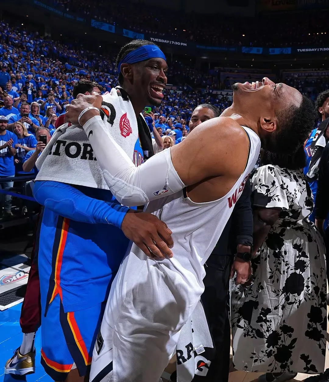 雷速体育- 俄克拉荷马雷霆发布备战花絮，清晨官宣签约，社区盾任务艰巨，赛程密集仍需轮换