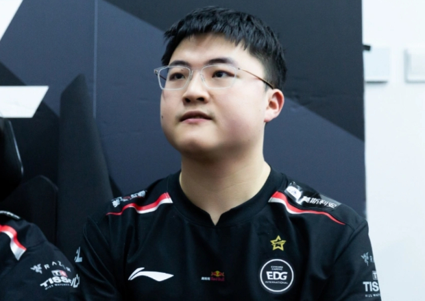 雷速-包含Uzi回归赛场，败北首场状态亮眼，尤文图斯观众沸腾！的词条