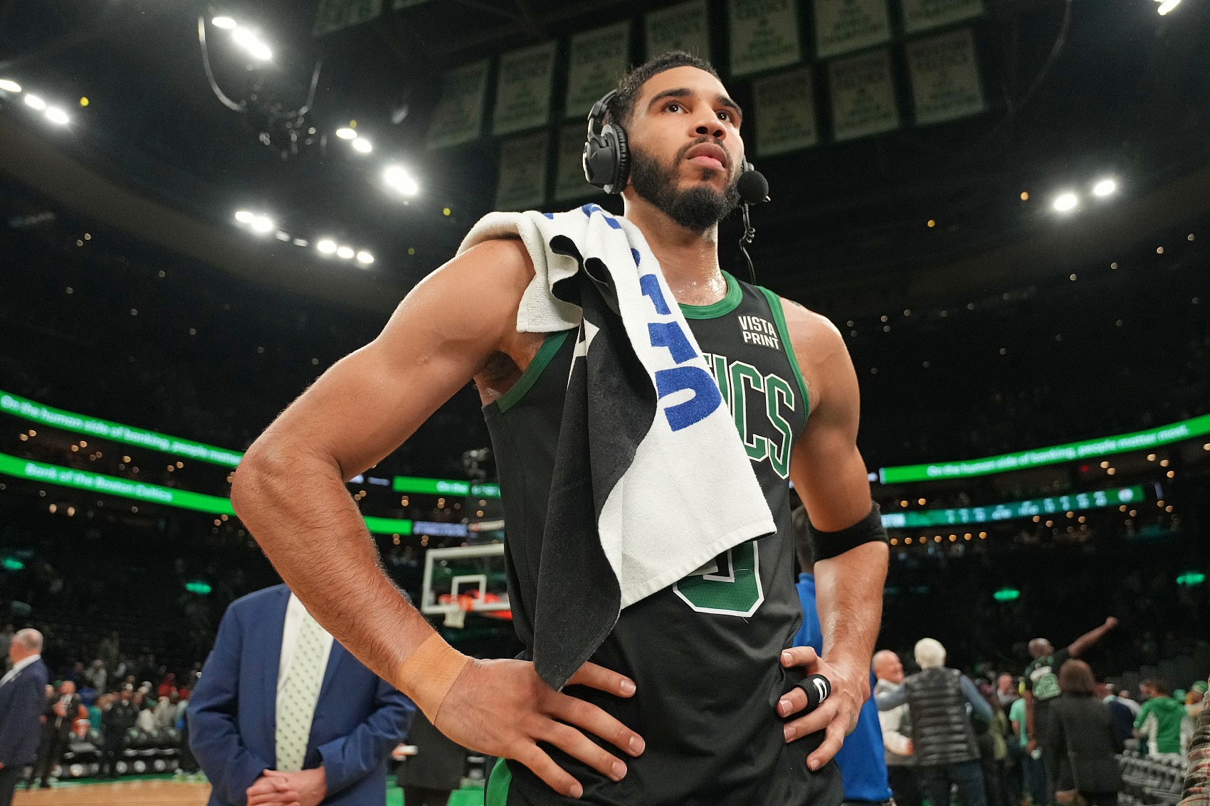 雷速体育-关于塔图姆迎来七赛季高光表现，日本队球迷沸腾！的信息